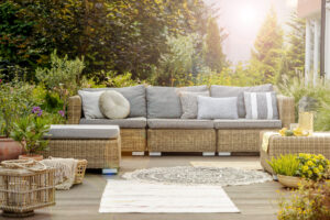Rattan Lounge mieten: Welche Sets gibt es?