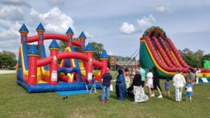 Hüpfburg mieten für Events & Firmenanlässe