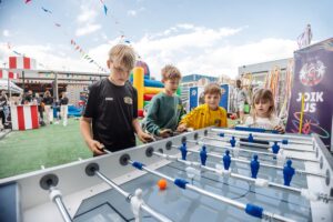 Tischfussball mieten: Kombi‑Pakete mit Bar & Mobiliar
